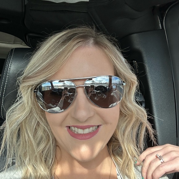 Meet your Posher, Sarah - Picture 1 of 1